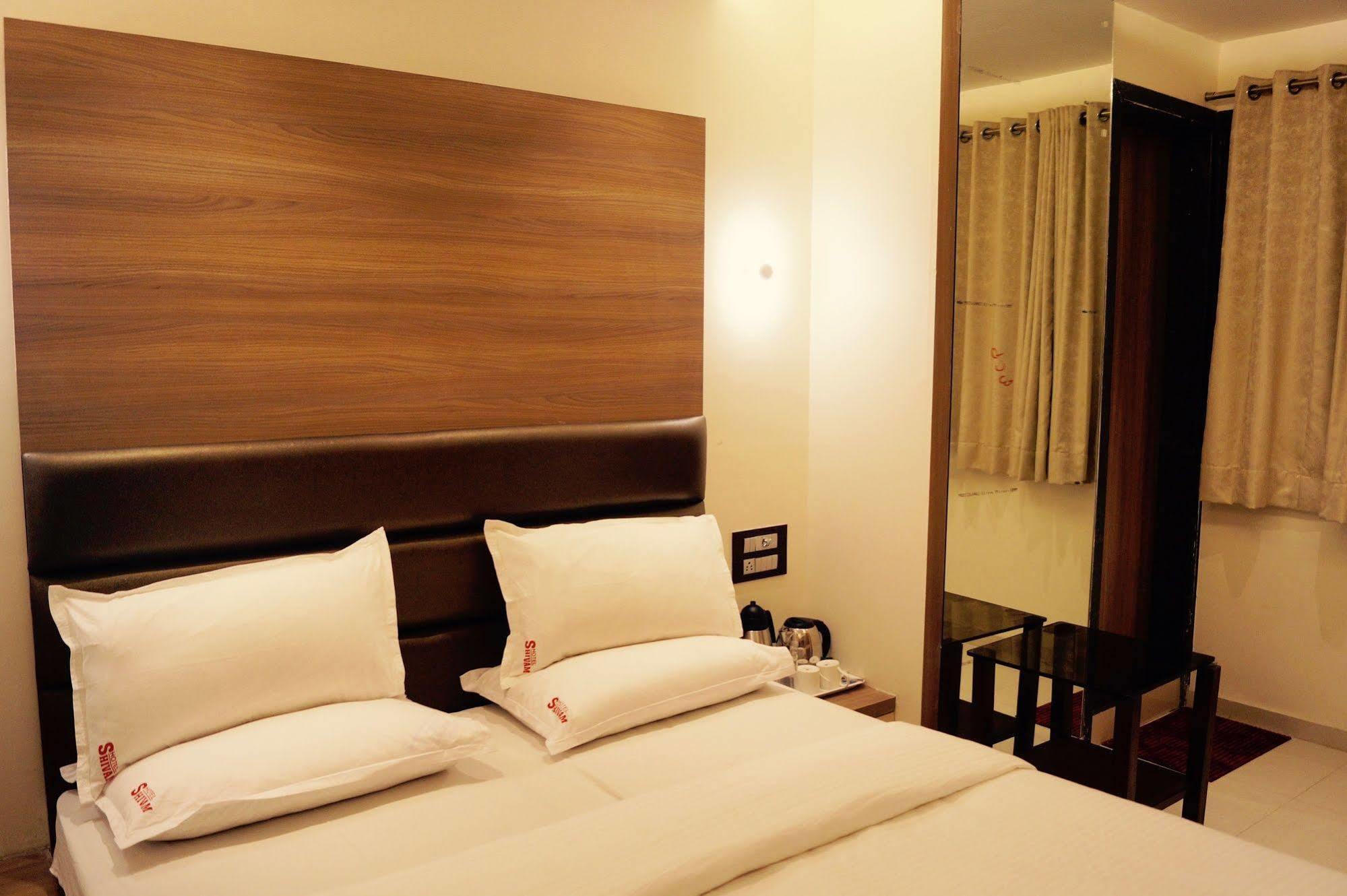 Hotel Shivam Pune Eksteriør billede